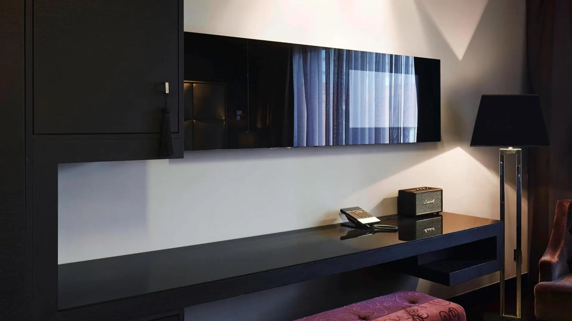 Roomers Frankfurt Central, Autograph Collection Frankfurt am Main 5*,  Németország