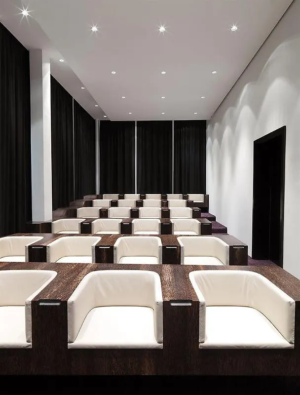 ***** Otel Roomers Frankfurt Central, Autograph Collection Frankfurt am Main Almanya