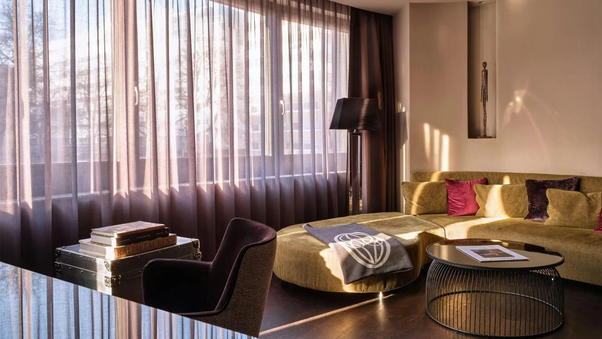 Roomers Frankfurt Central, Autograph Collection Frankfurt am Main 5*,