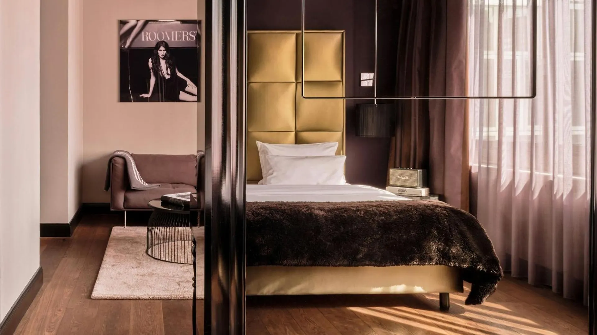 Roomers Frankfurt Central, Autograph Collection Frankfurt am Main 5*,